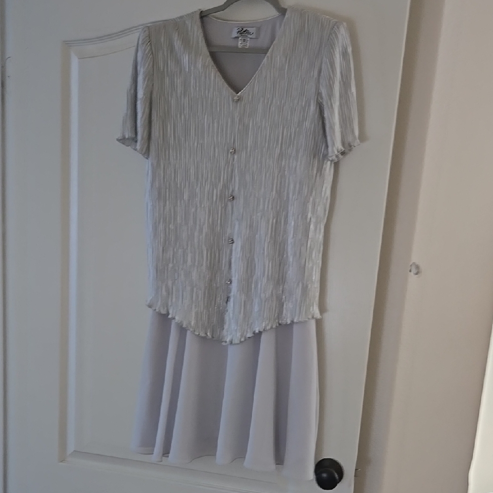 Elegant Gray Button-Up Dress